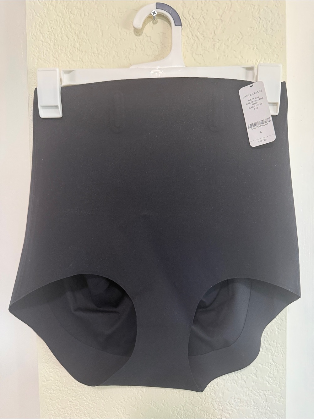 High-Waist Sculpting Shorts — Black